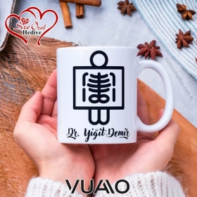  Kişiye Özel İsim Yazılı Doktor Tasarımlı Premium Kupa