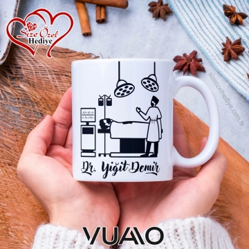 Kişiye Özel İsim Yazılı Doktor Tasarımlı Premium Kupa