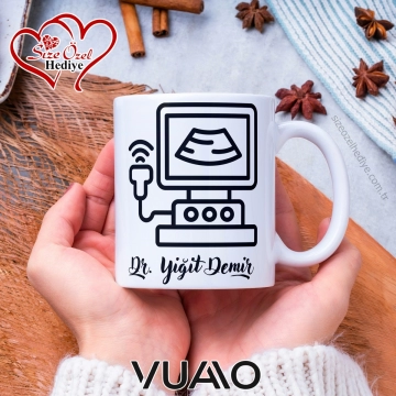Kişiye Özel İsim Yazılı Doktor Tasarımlı Premium Kupa